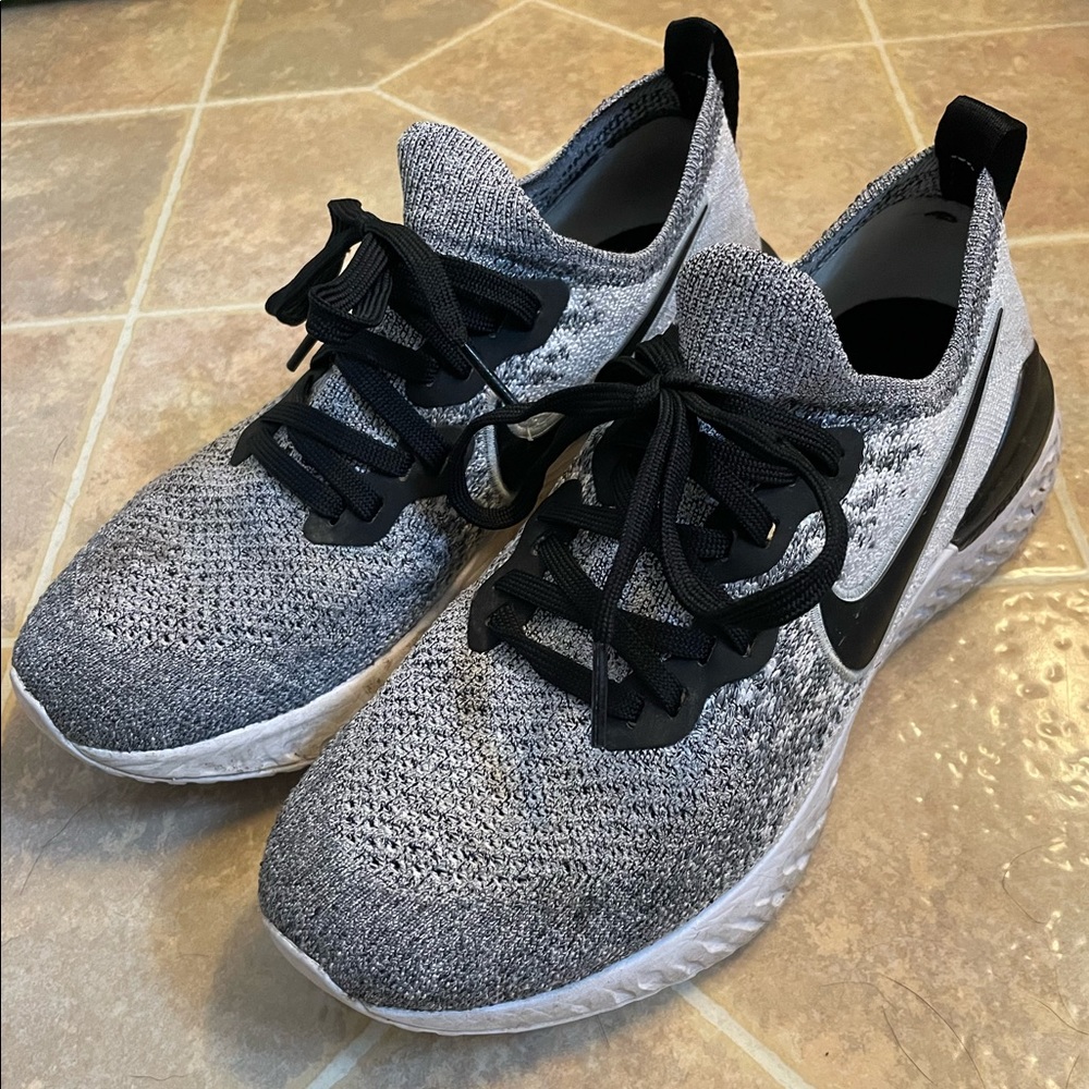 Nike Epic React Flyknit 2